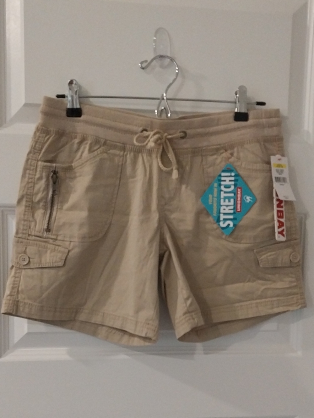 UNIONBAY Women's Stretch Cargo Shorts in Beige